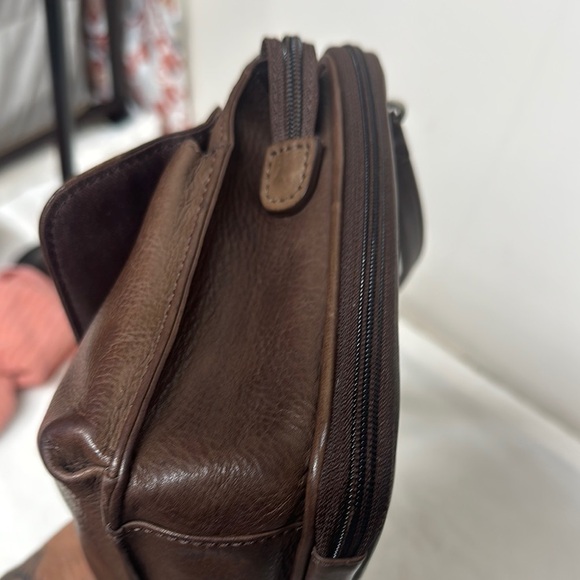 Fossil Brown Leather Crossbody Bag with Adjustable Strap - Picture 4 of 12